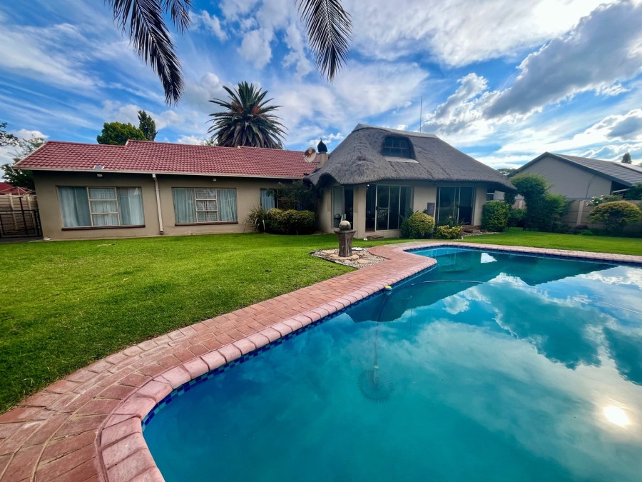 3 Bedroom Property for Sale in La Hoff North West